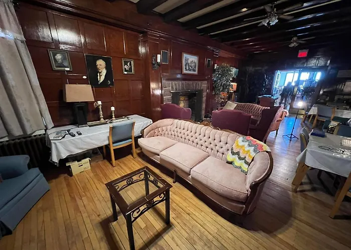 Red Rock Inn